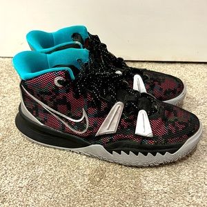 Girls/womens Kyrie Nike Basketball Shoes